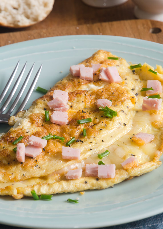 Skinny Omelet with Ham & Cheese - VNANNJ